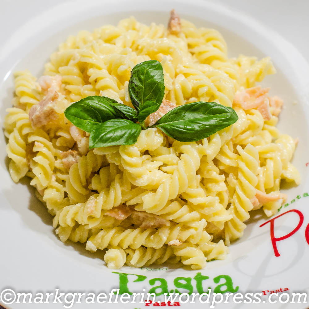 Pasta_Lachs_Krabben_ala_Carbonara_002